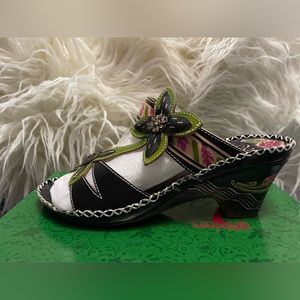 ELITE POPPY By Corkys Footwear